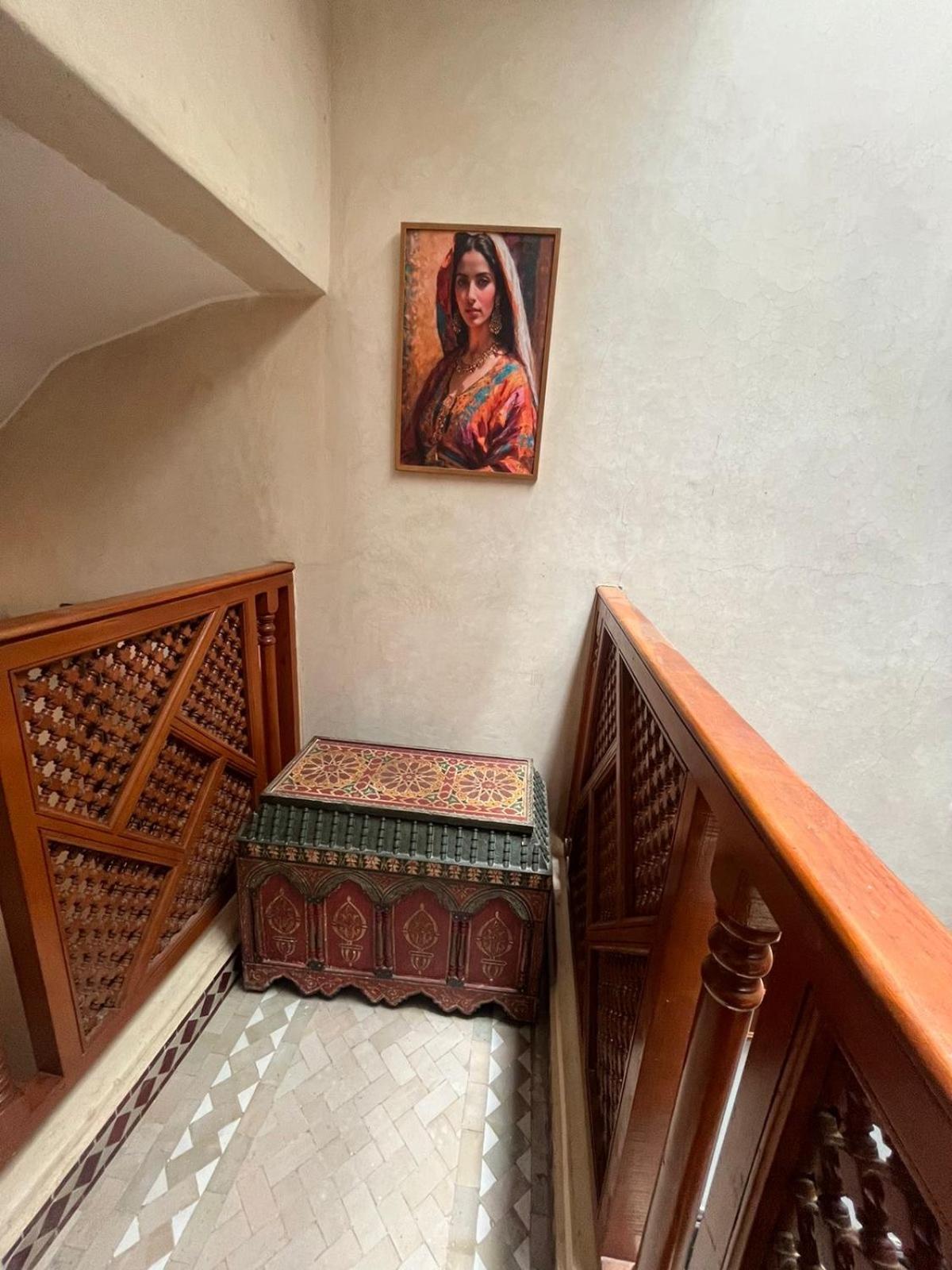 Riad Amazing Amazigh Avec Jacuzzi Petit Dejeuner Compris Avec Aussi Chambres Familiales Pres De La Place Jemaa El Fna Marraquexe Exterior foto