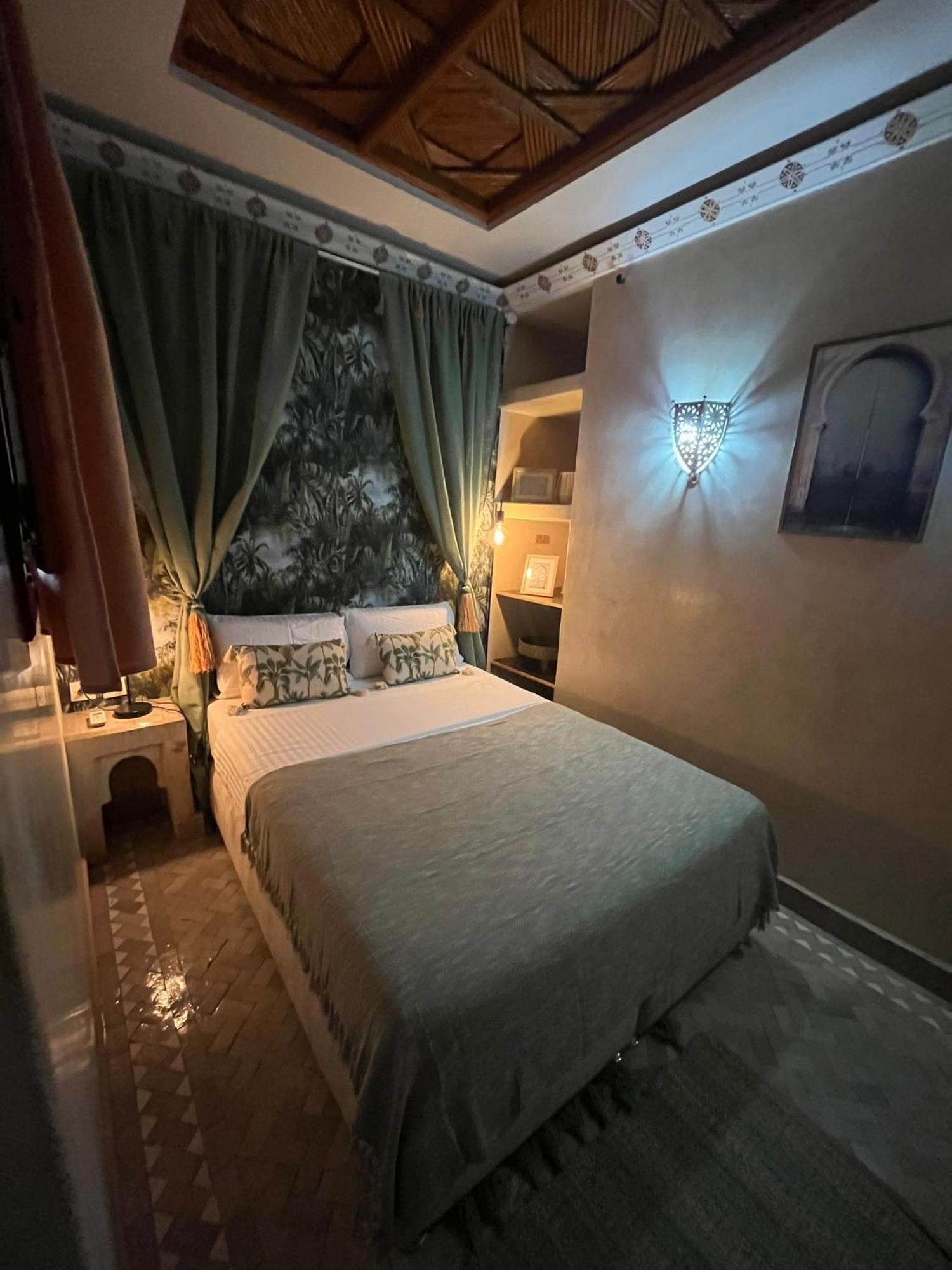 Riad Amazing Amazigh Avec Jacuzzi Petit Dejeuner Compris Avec Aussi Chambres Familiales Pres De La Place Jemaa El Fna Marraquexe Exterior foto