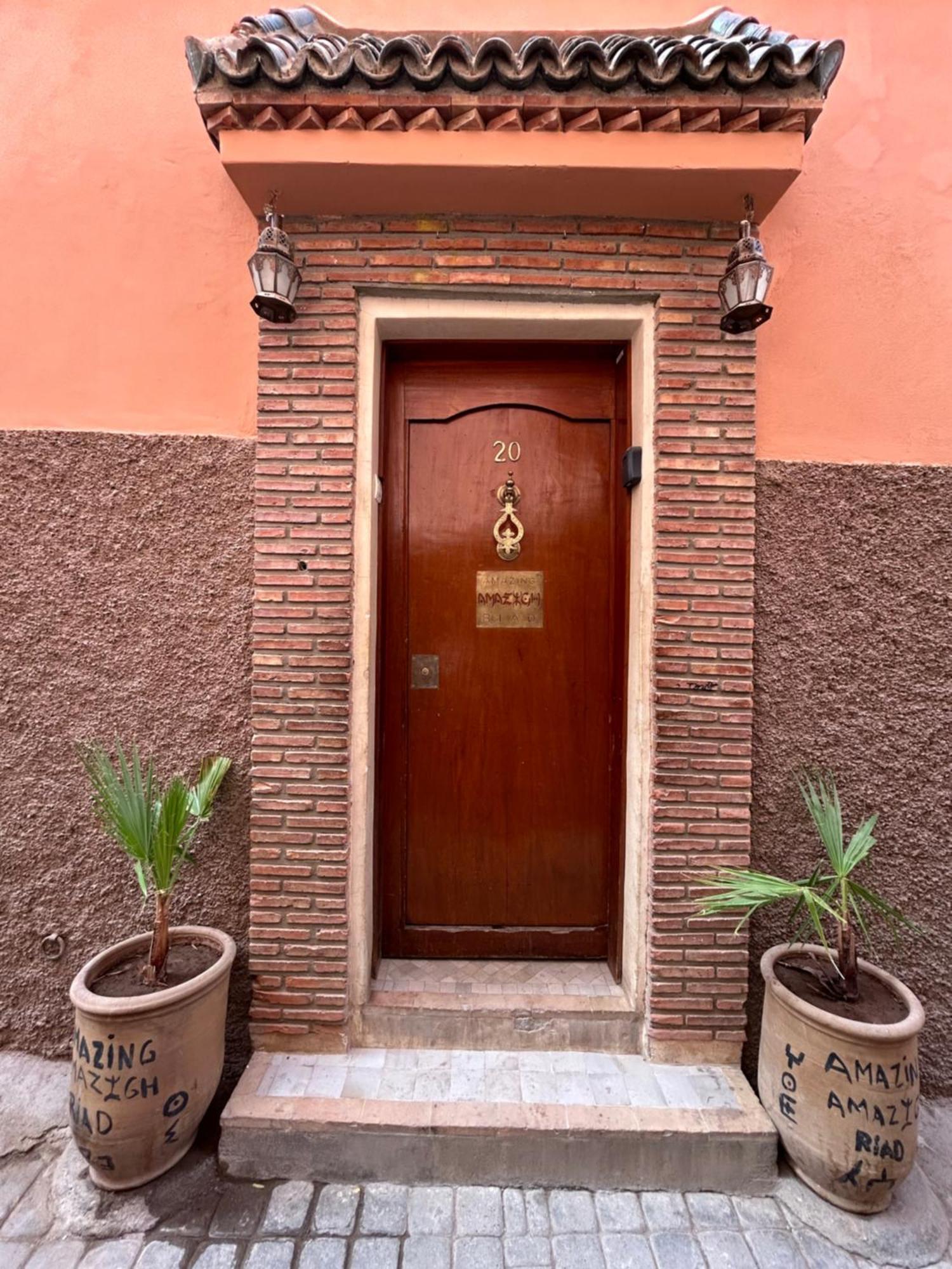 Riad Amazing Amazigh Avec Jacuzzi Petit Dejeuner Compris Avec Aussi Chambres Familiales Pres De La Place Jemaa El Fna Marraquexe Exterior foto