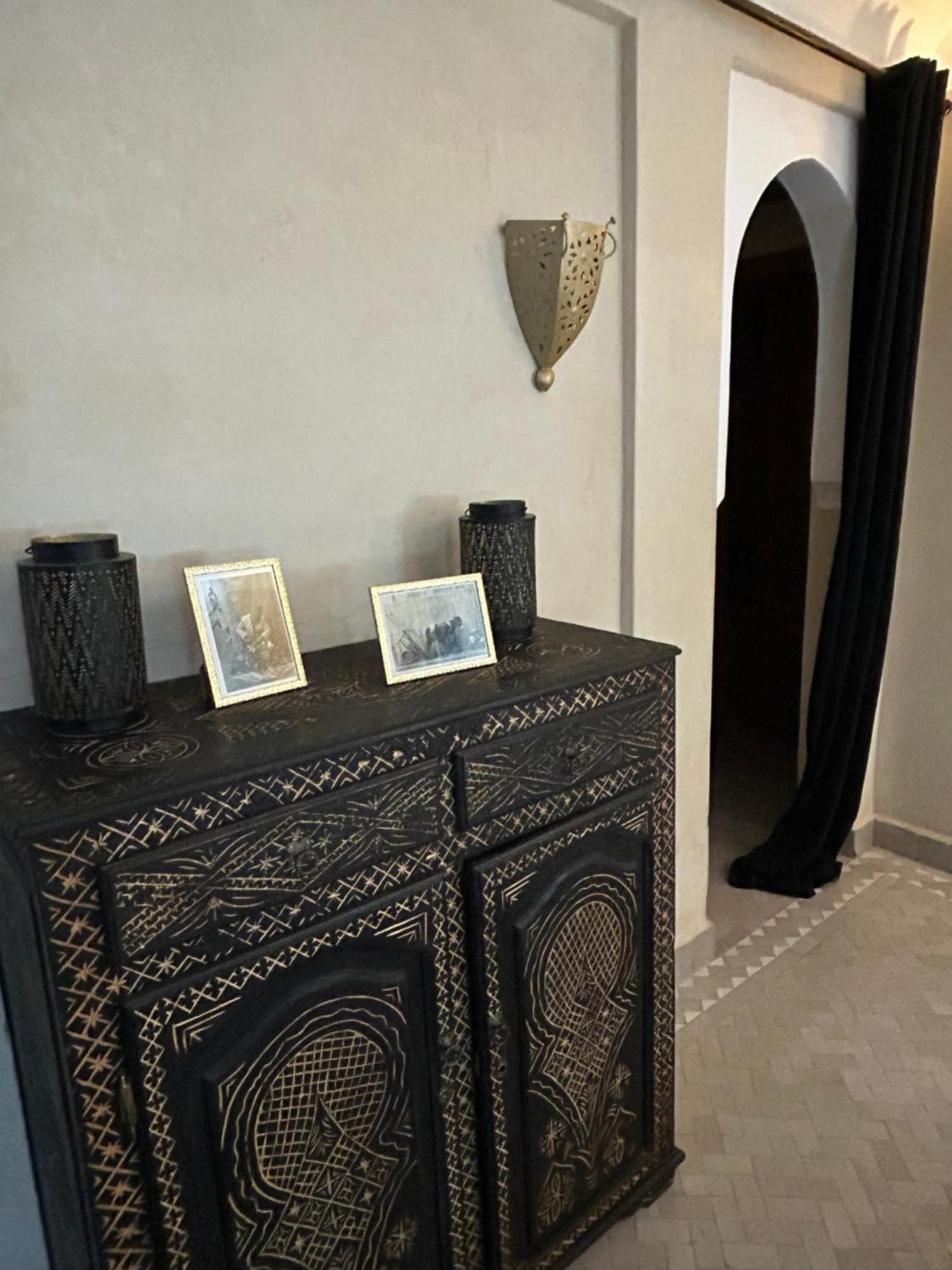 Riad Amazing Amazigh Avec Jacuzzi Petit Dejeuner Compris Avec Aussi Chambres Familiales Pres De La Place Jemaa El Fna Marraquexe Exterior foto
